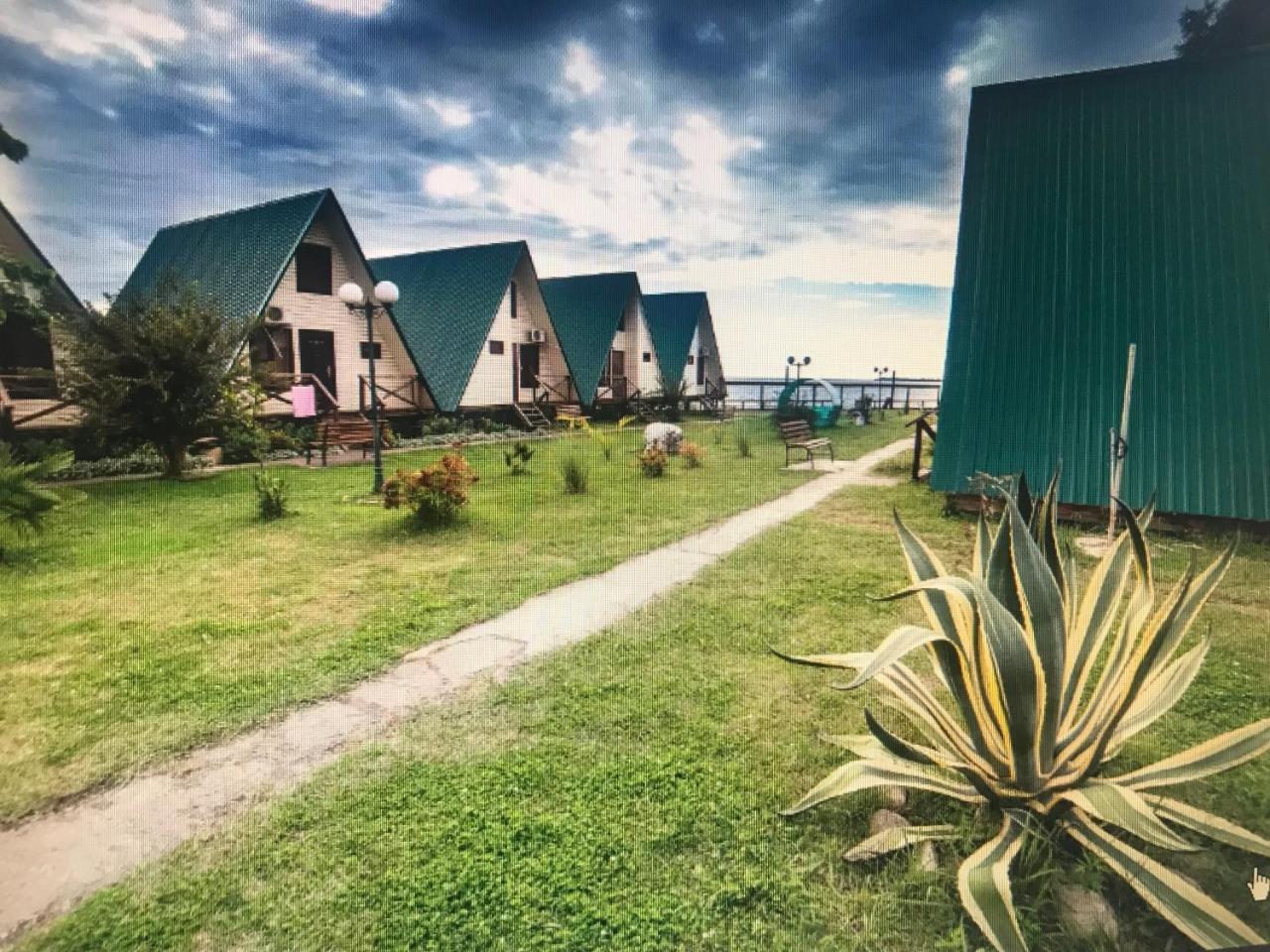 Kyalasur Hotel Sukhumi Bagian luar foto