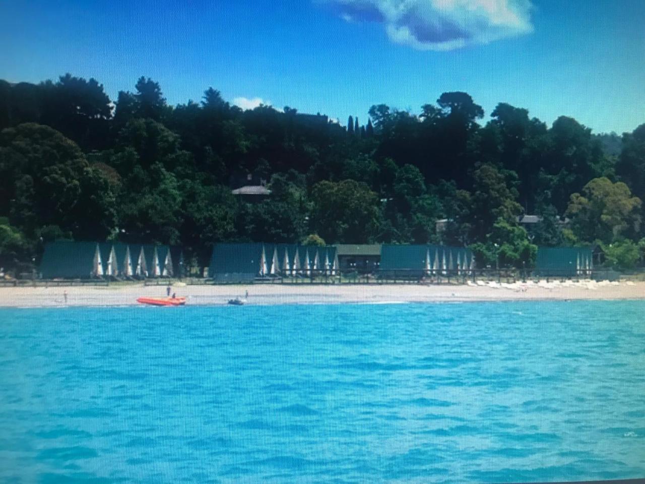 Kyalasur Hotel Sukhumi Bagian luar foto